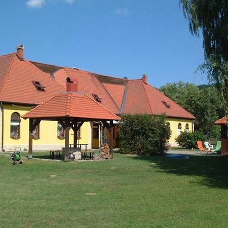 Hotel Kisecset-Vendeghaz Exterior foto