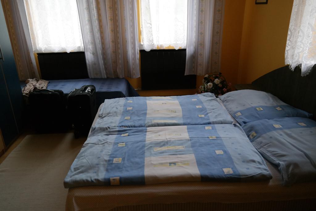 Hotel Kisecset-Vendeghaz Zimmer foto