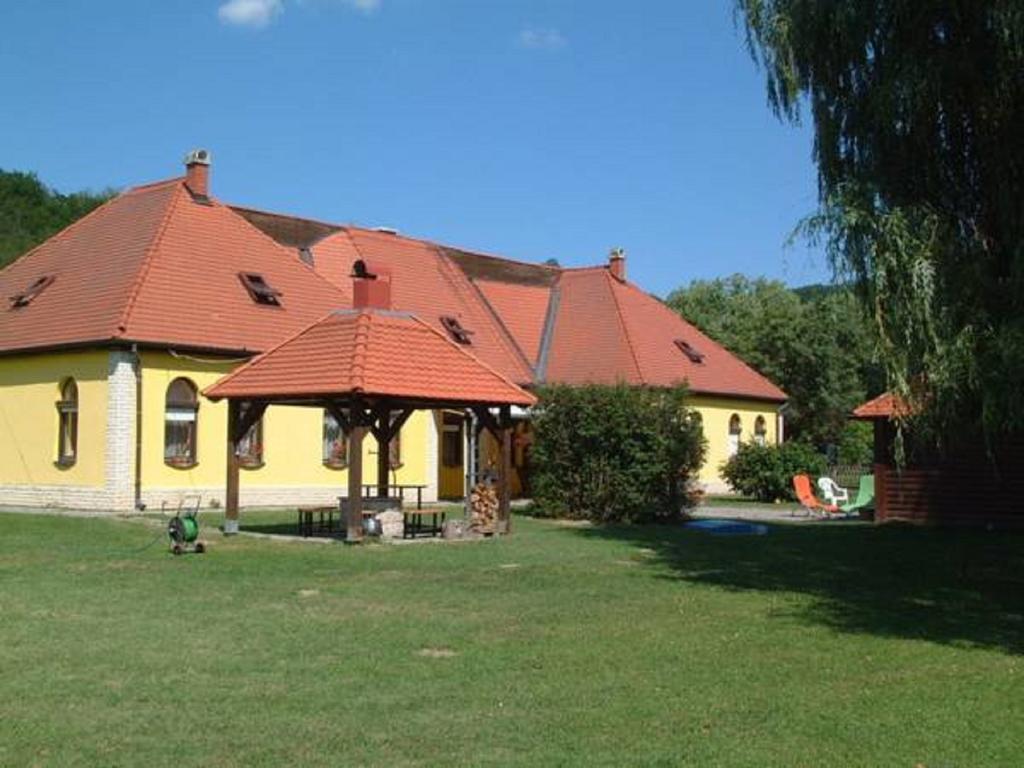 Hotel Kisecset-Vendeghaz Exterior foto